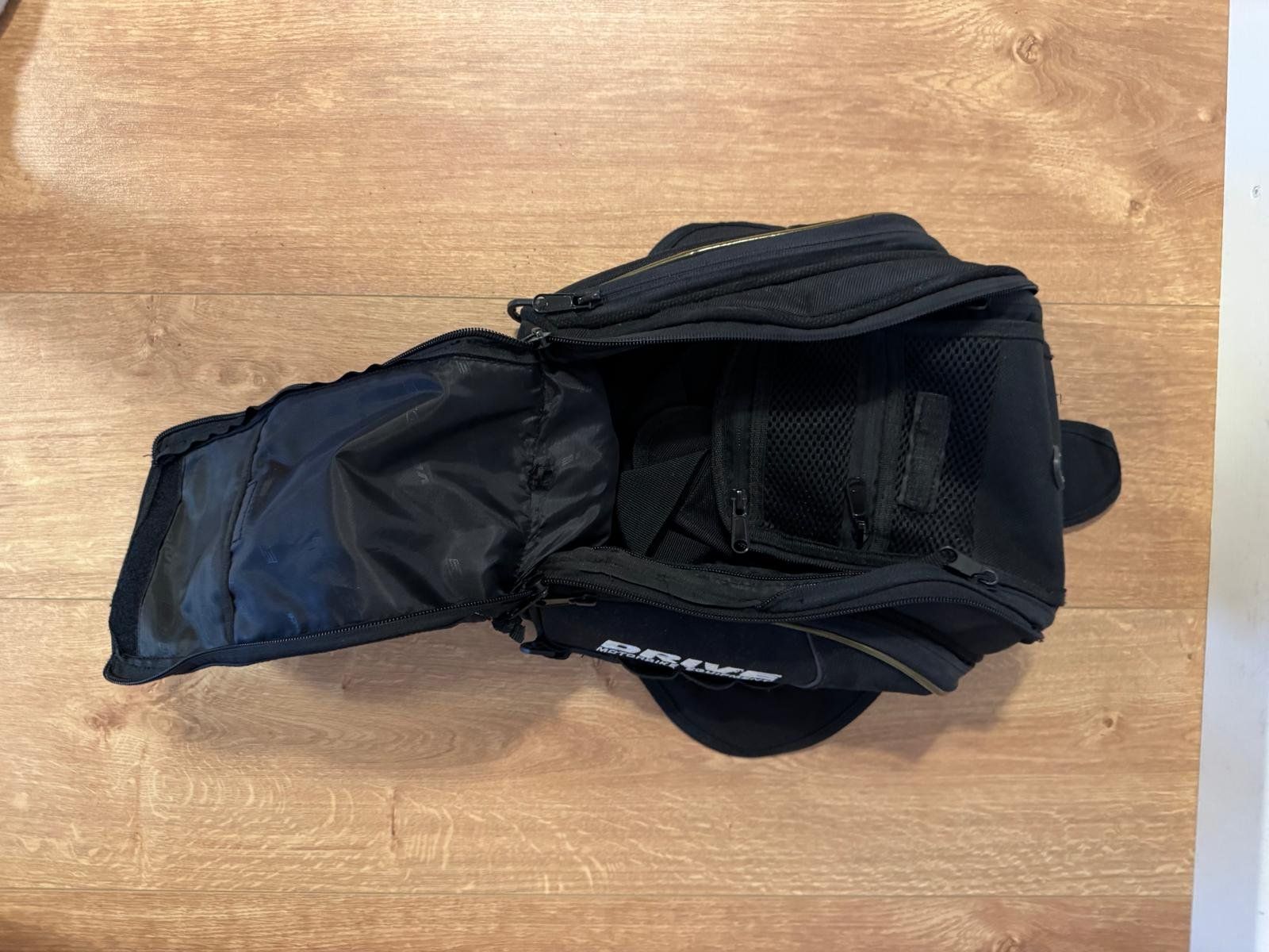 Taschen: Drive Motorrad Tanktasche mit Kartenfach – Gebraucht aus Aarburg von Injac 2