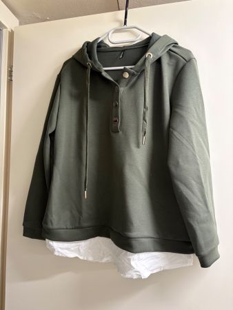 Schöner Damen Hoodie Chicoree, Grösse XL, Olivgrün!