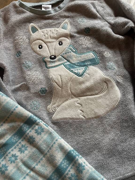 Lotti & Set di vestiti: Flauschiges Kombi gr. 128 – Usato da seuzach venduto da steffi125 1