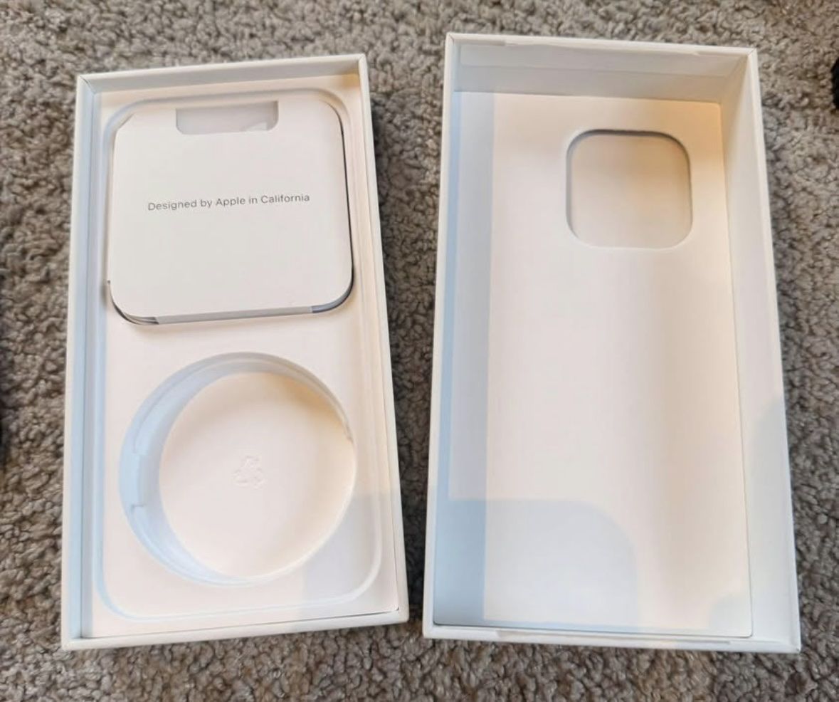 Apple Telefoni cellulari / Smartphones: iPhone 14 Pro 500GB + Accesories - Excellent Value! – Usato da Büren an der Aare venduto da bradlee512 2