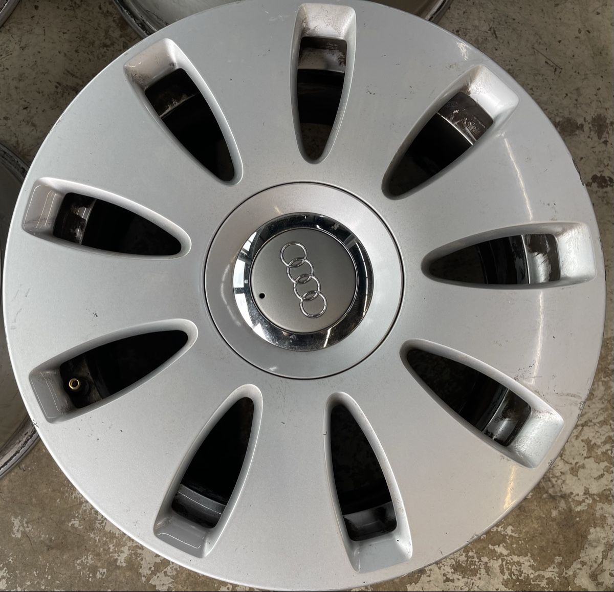 Audi Cerchioni: Alufelgen Audi – Usato da Reinach AG venduto da pred1512 4