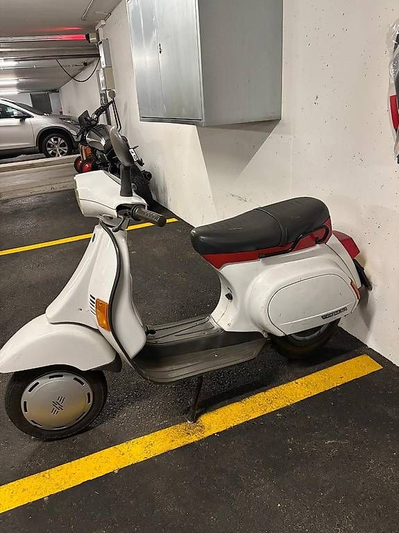 Scooter: Vespa PX 125 – Usato da Winterthur venduto da Rizzieri20 1