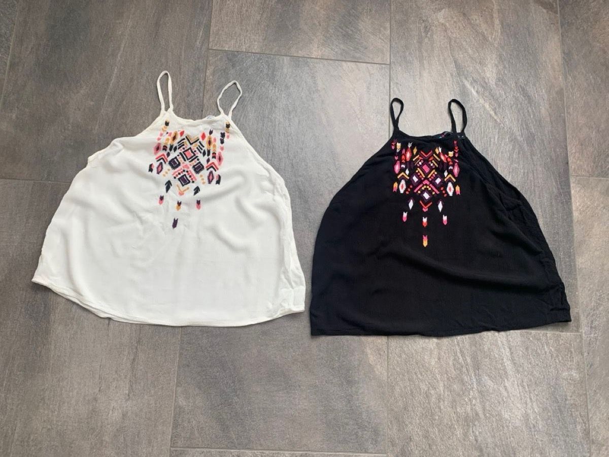 Top: 2 x Top Even & Odd S ab 5.- – Usato da Wängi venduto da JALE04