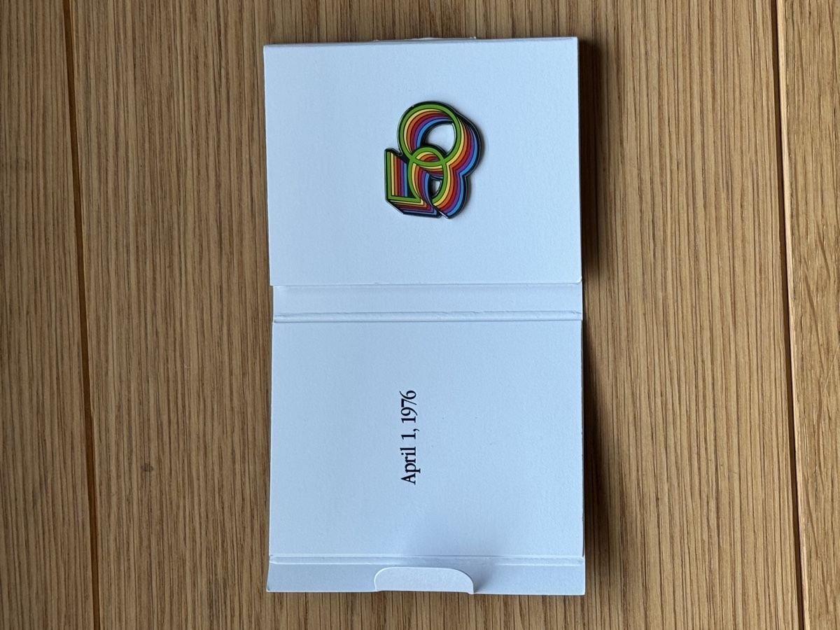 Foto & Immagini: Apple 50 Years Celebration Merchandise – Nuovo e nell'imballaggio originale da Bülach venduto da Diddy_98 5