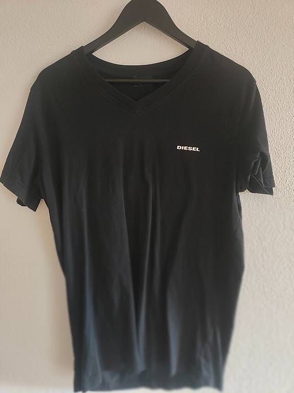 T-Shirts: T-shirt Diesel nera, taglia M – Gebraucht aus Losone von mar_n5ds 2