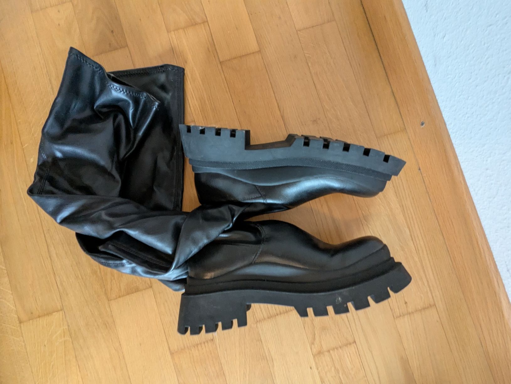 Zara Damenschuhe: Zara Overknee Stiefel - Grösse 38 – Gebraucht aus Luzern von phi_89 3