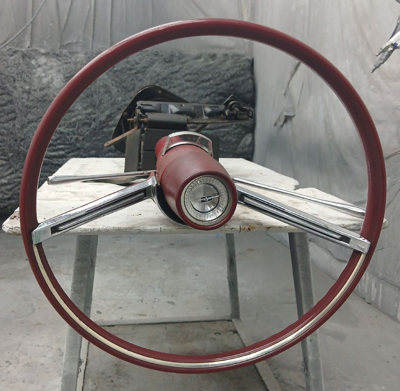 Ford Tutti pezzi di ricambio auto: Colonne de direction Ford Thunderbird 1966 – Usato da la heutte venduto da Auto-stock 1