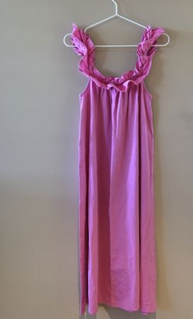 MANGO Rosa Sommerkleid mit Rüschen