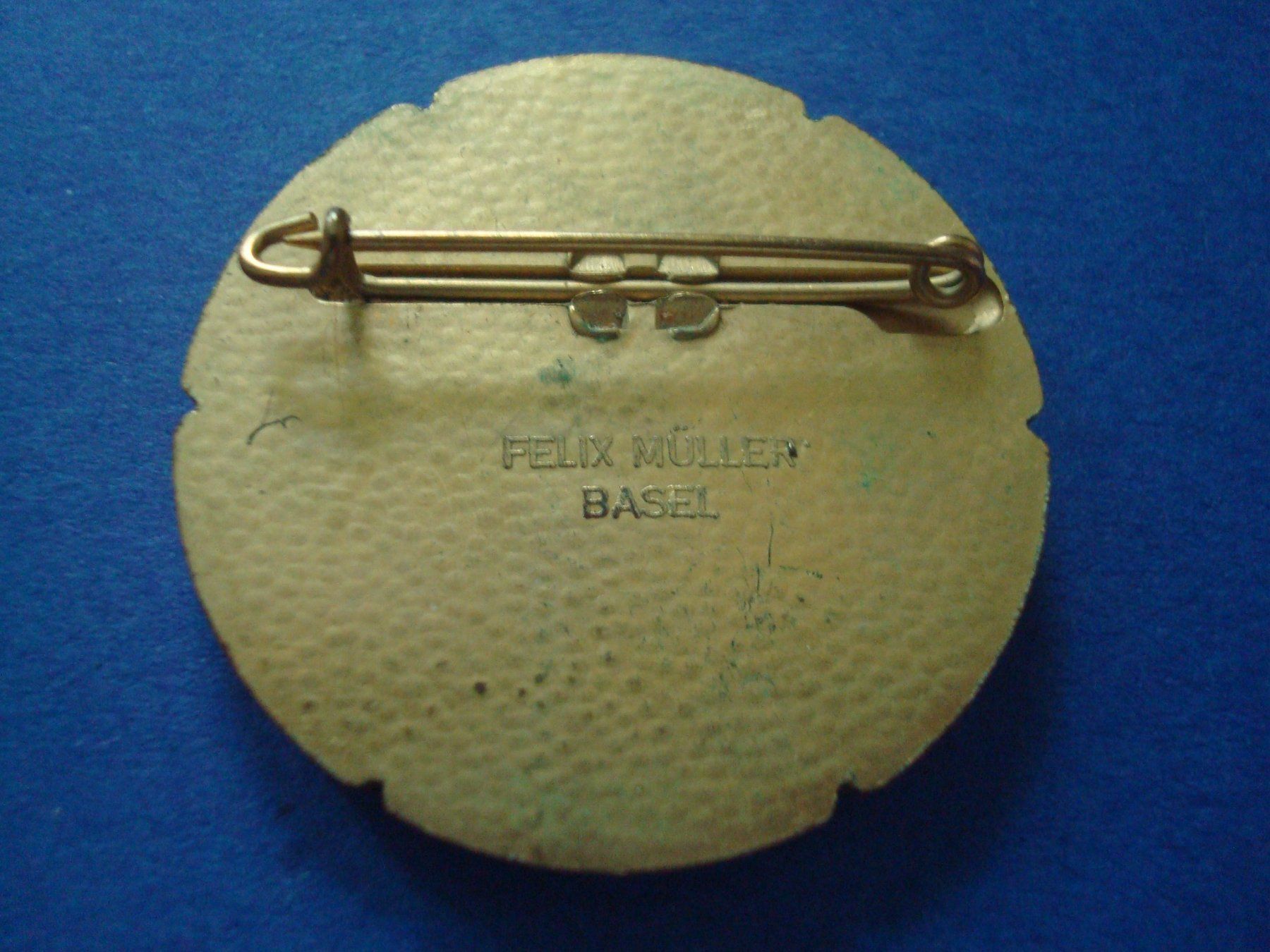 Placchette & Badge: Plakette Gold 1960 – Usato da Riehen venduto da Baerewaegli 1
