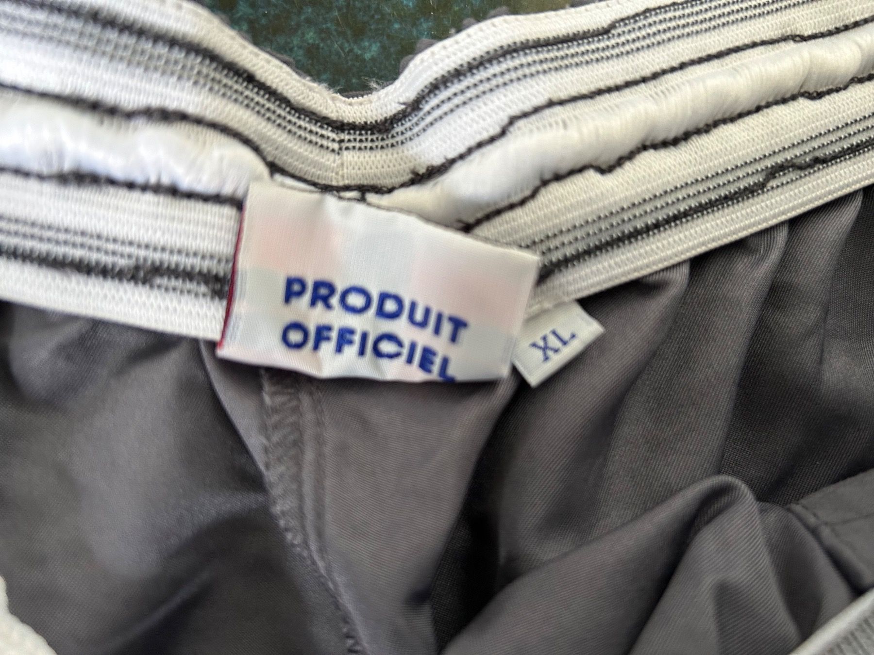 Pantaloni: Trainingsshorts Paris Saint Germain XL – Usato da Emmen venduto da Carbru 3