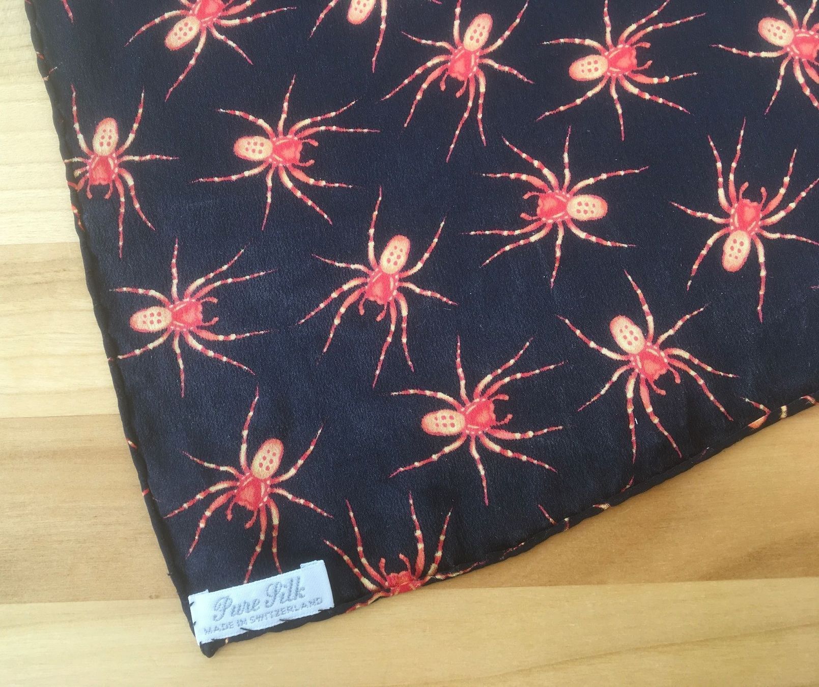 Foulard & Sciarpe: Foulard Seide Spinnen – Nuovo (secondo la descrizione) da Zürich venduto da mirjamgg 1