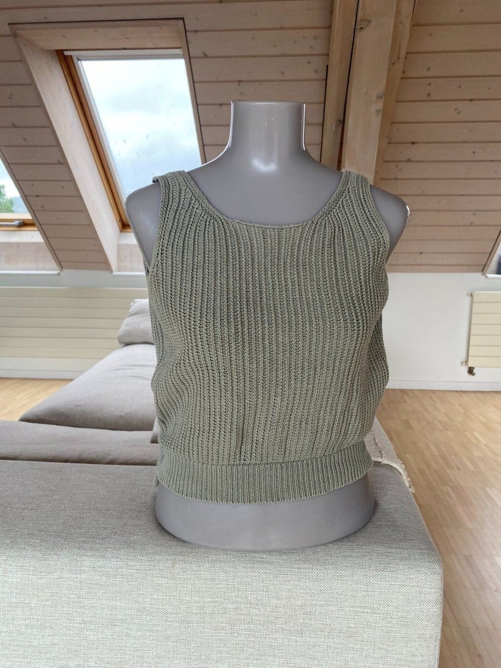 H&M Top: H&M Top - Size Small - Knit - Open Back – Usato da Zürich venduto da hil_88hg