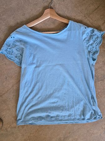 Esprit T-Shirt hellblau Grösse L Lochstickerei kurzarm