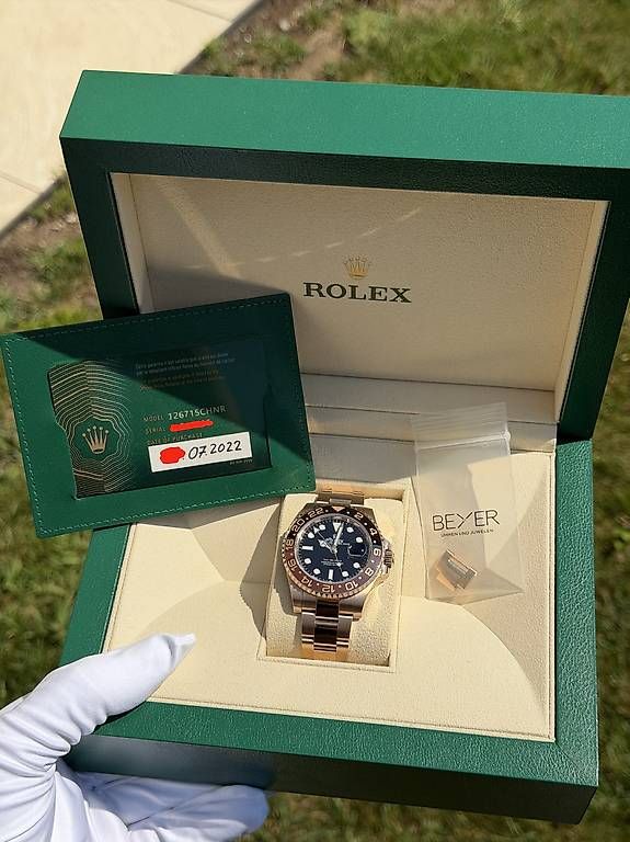 Rolex Uhren: Rolex GMT-Master 2 - Rootbeer - Vollgold – Gebraucht aus Schindellegi von SchLux 1
