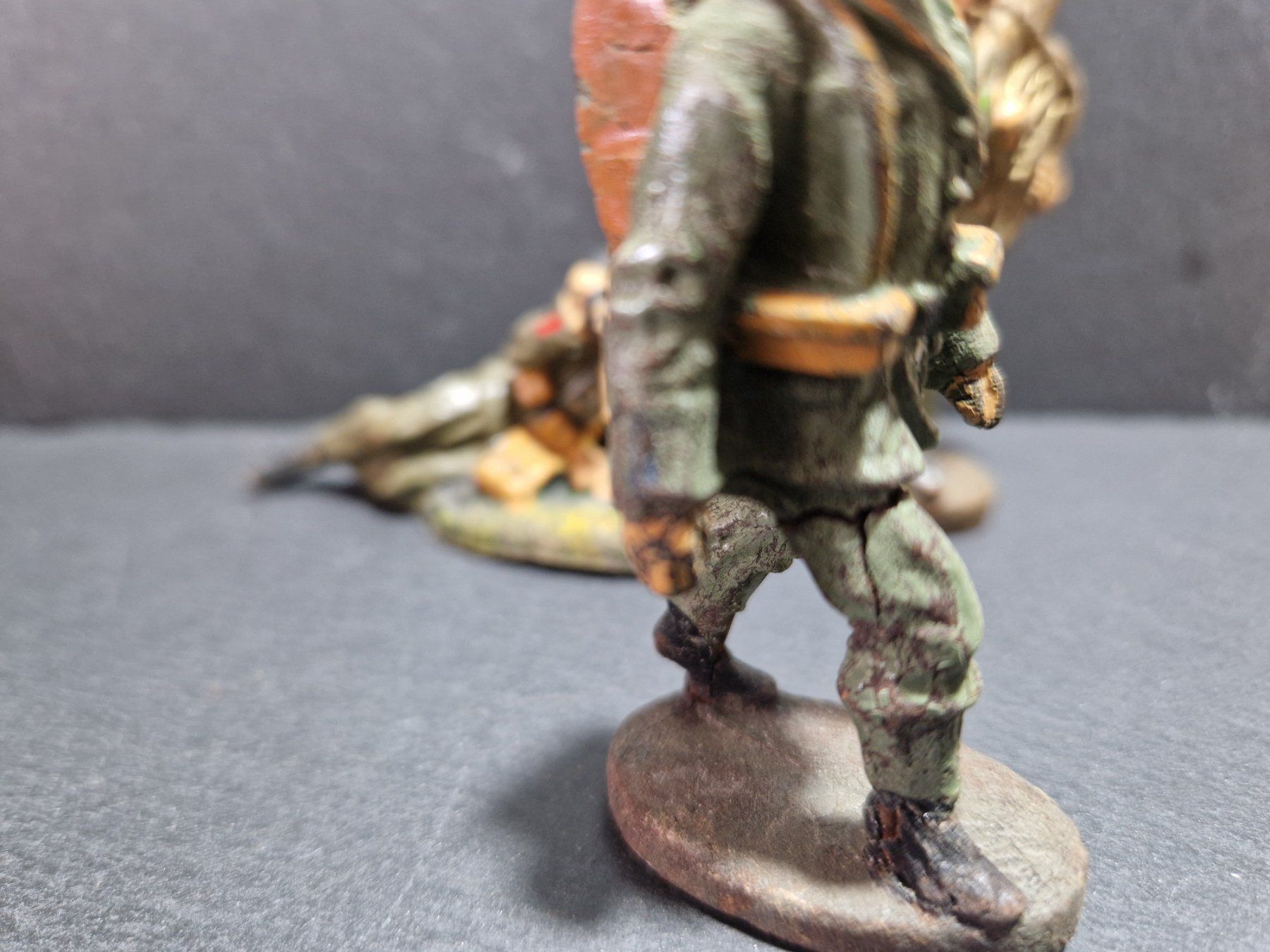 Statuette: 3x Elastolin Figuren Soldaten – Usato da Winterthur venduto da Sadega 4