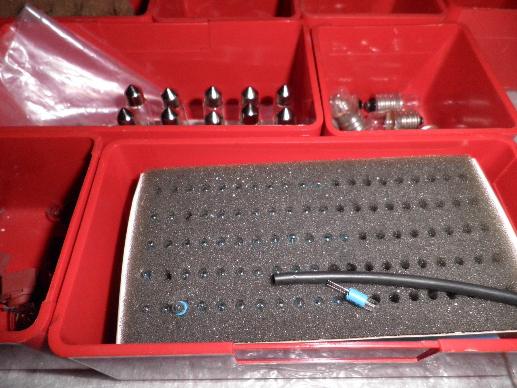 Elektronikbauteile: Schaltschrank Industrieleuchtmittel – Neu (gemäss Beschreibung) aus Oftringen von shoptwotrade 6