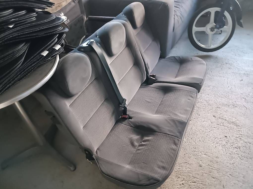 Tutti pezzi di ricambio auto: Sitz hinten Rücksitz  Citroen Berlingo 2005 – Usato da Hindelbank venduto da mbcar