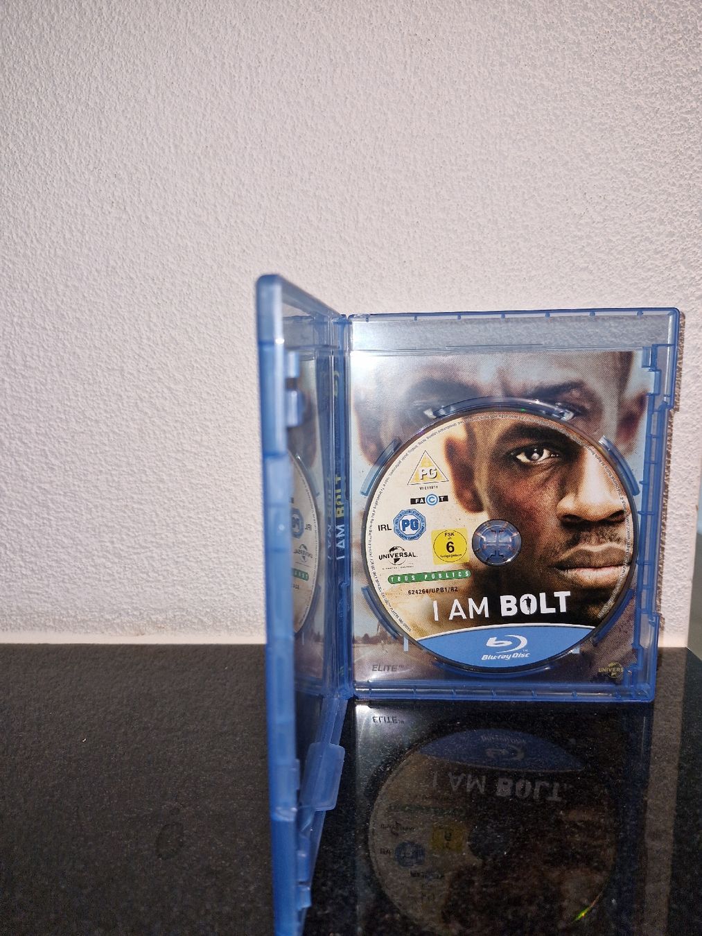 Tutti i DVDs: Dokumentation - I AM BOLT (Blu-ray Disc) – Usato da Schaffhausen venduto da kev_y5tj 2