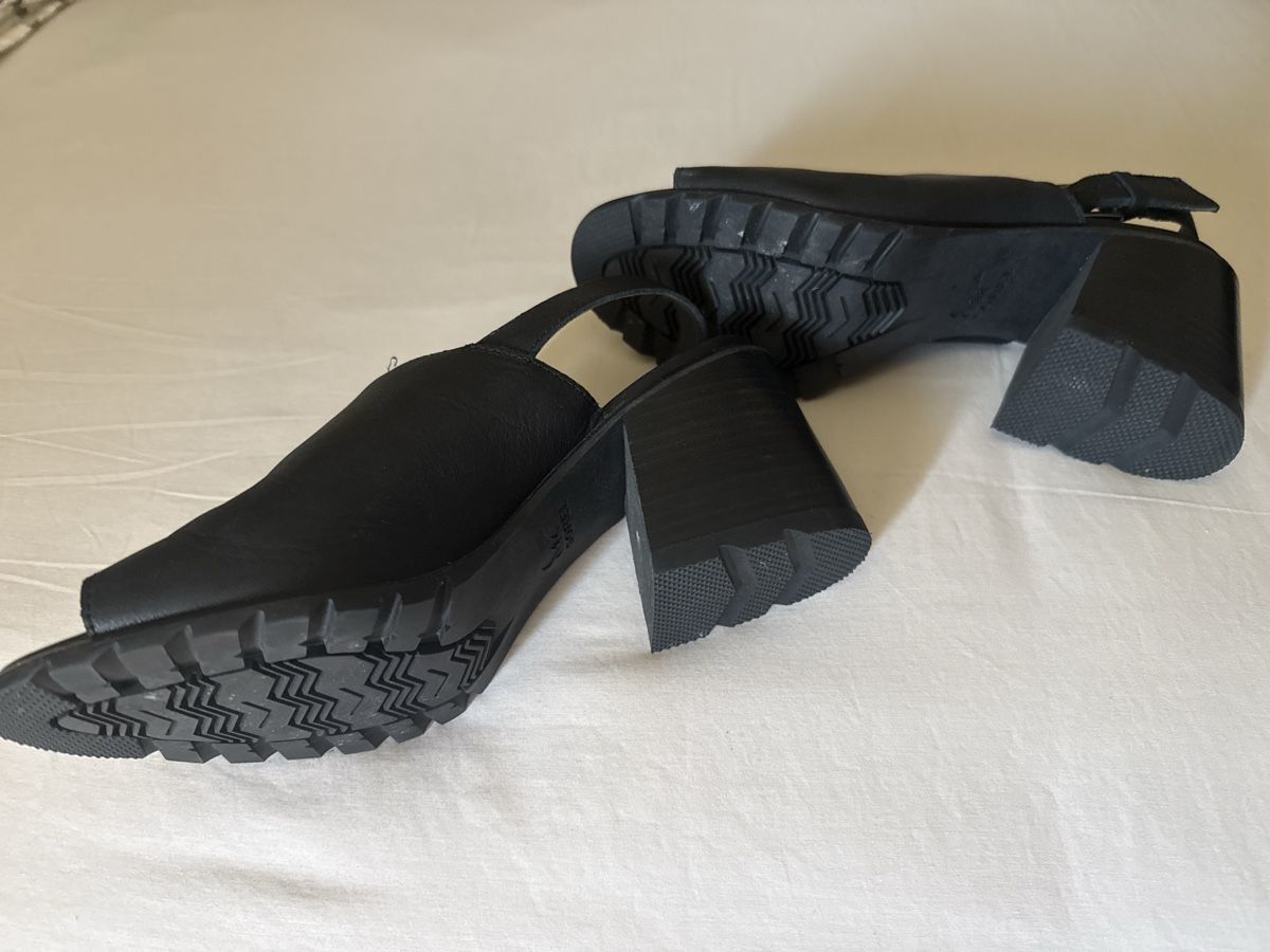 Sorel Chaussures femmes: SOREL chic sling back Leather Sandals size 40 – Neuf (Voir description) à Neirivue par naz_z28w 2