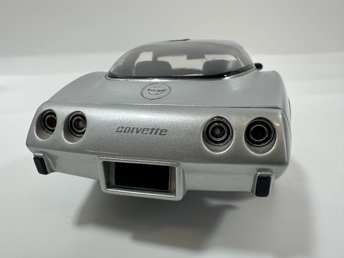UT Models Modellautos: 1978 Chevrolet Corvette C3 1:18, silbrig, UT MODELS – Defekt aus Zofingen von rf9_x2xt 4