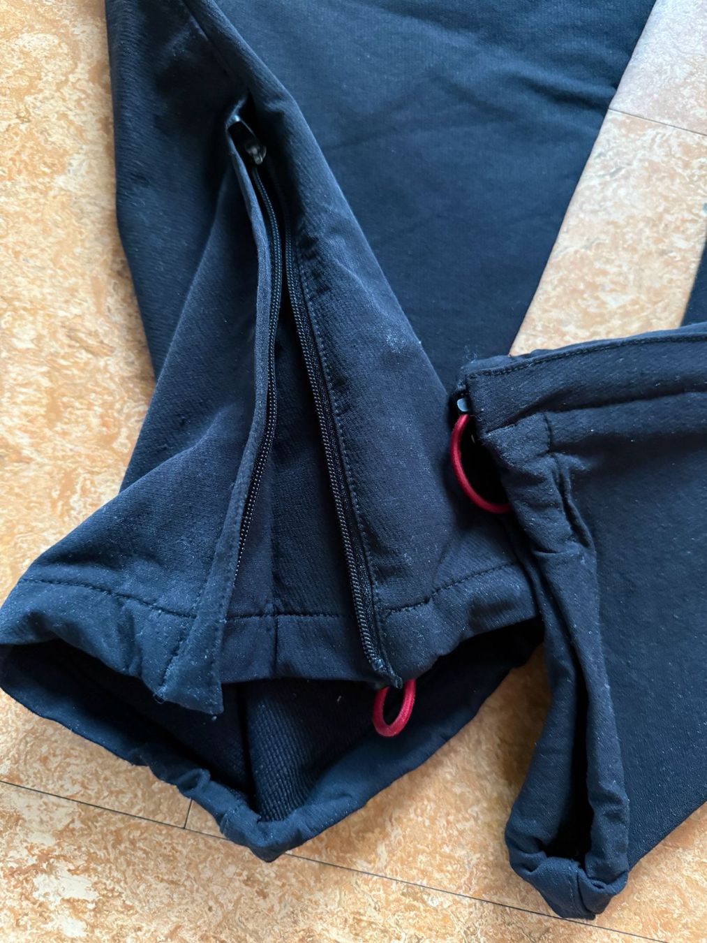 Pantaloni: Hose – Usato da Flawil venduto da Stella_3 1