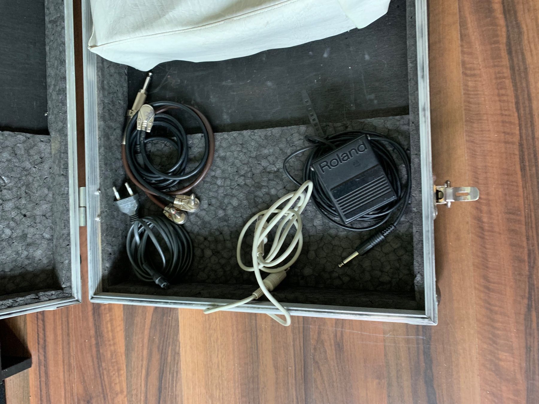 Roland Strumenti musicali: Begleitautomat Roland Pro-E – Usato da Ittigen venduto da gimii 3