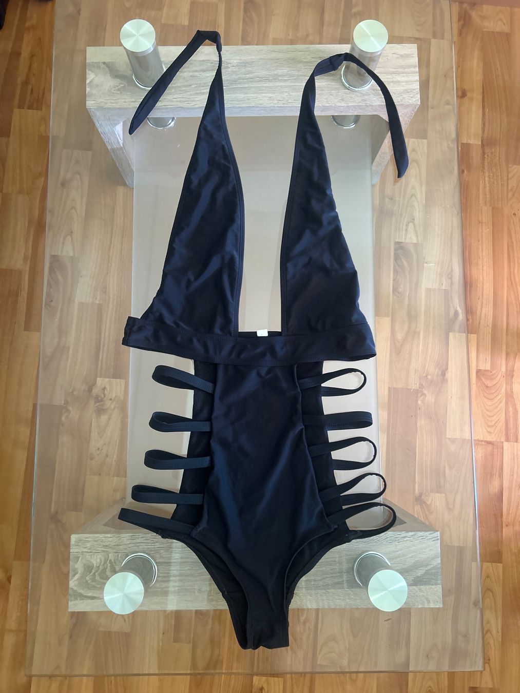 Costumi da bagno & Bikini: Schwarzer Badeanzug mit Cut-Outs - Grösse S - Sommer! – Nuovo (secondo la descrizione) da Frauenfeld venduto da bal_88zr