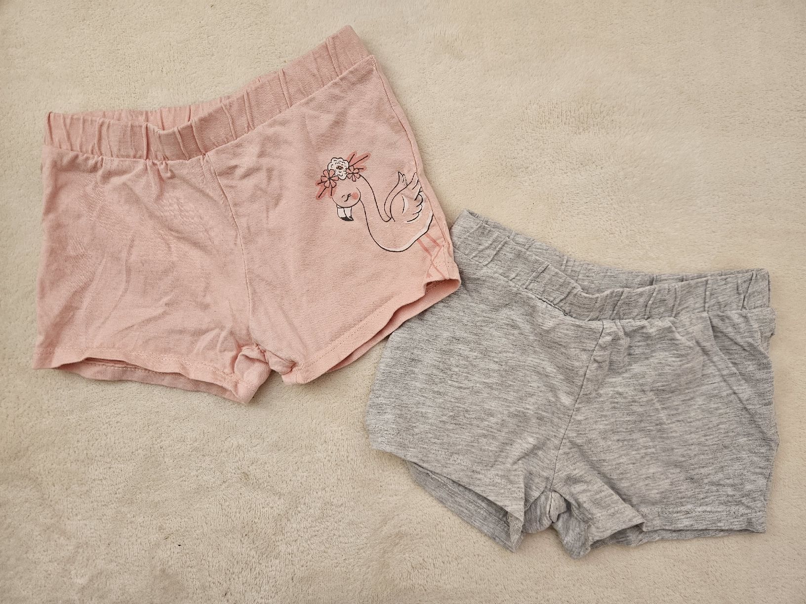 Kleiderpakete & -sets: 2er Set Shorts Gr. 86/92 – Gebraucht aus Worb von jun_fj8w