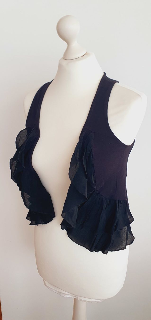 H&M Gilet & Giacche senza maniche: Gilet schwarz, Gr. XS Baumwolle mit Vollants – Usato da Stansstad venduto da InStyle8 3