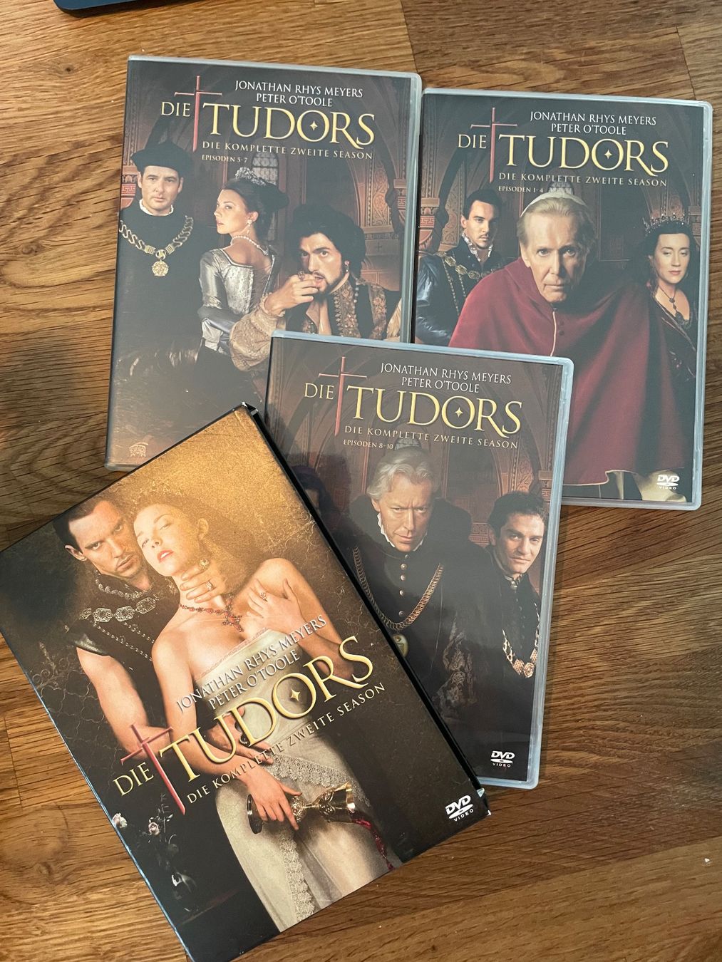 Tutti i DVDs: Die Tudors, Staffel 1+2, DVD Box Set – Usato da Bülach venduto da bjoernbenny 1