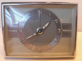 Retro Tischuhr Vintage Style, Top Zustand, Silberlook!