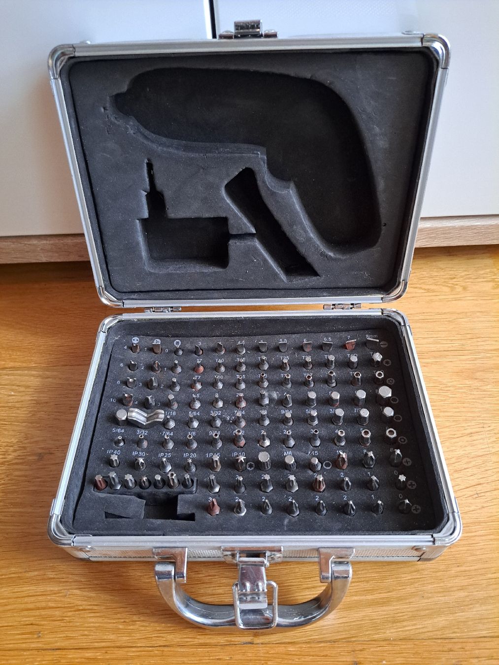 Alle Werkzeuge: Bit-Set – Gebraucht aus Morens FR von Kiscica 4
