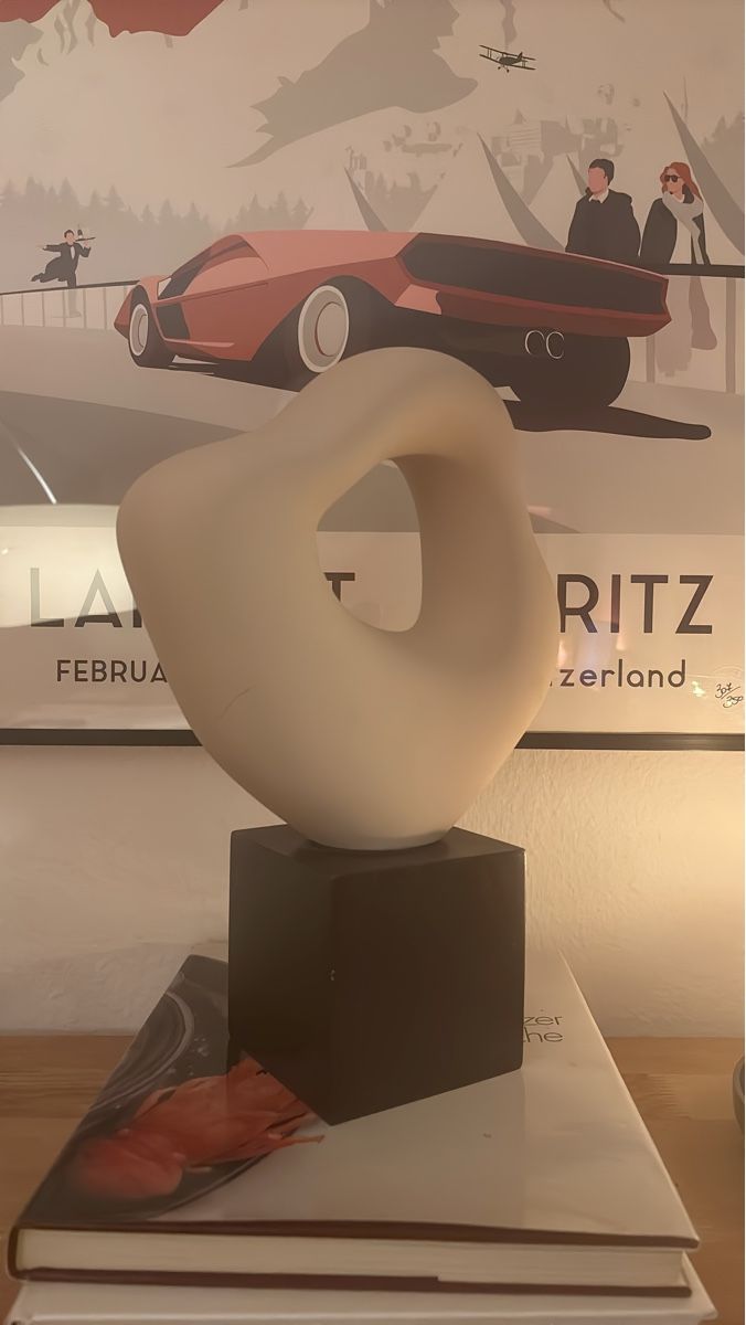 Tutte le decorazioni: Moderne Plastik auf Sockel, Deko – Nuovo (secondo la descrizione) da Zürich venduto da moi_5tvs