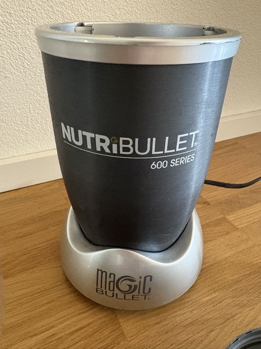 Nutribullet Appareils de cuisine: NutriBullet 600 Series Mixer – D'occasion à Fribourg par bappenzell
