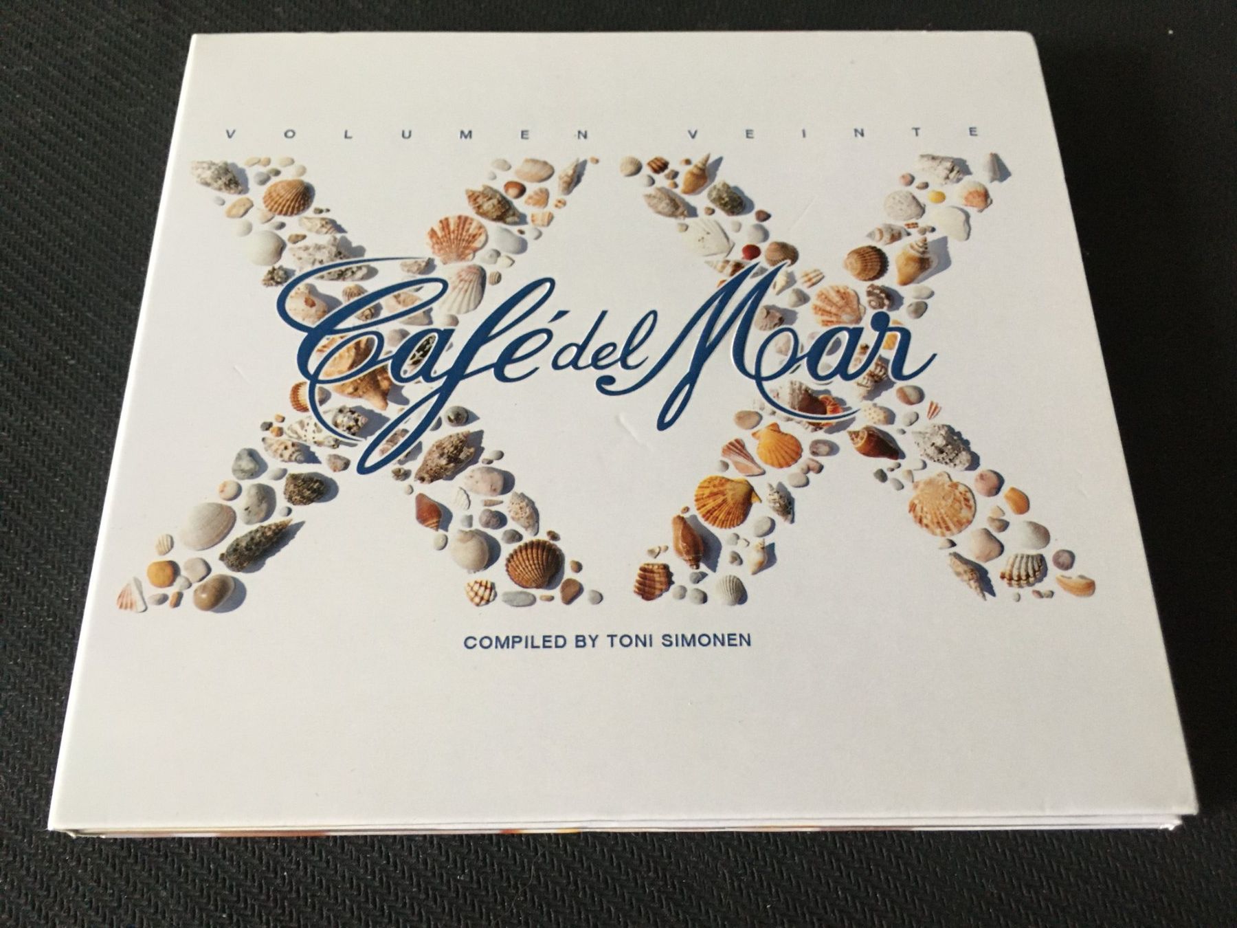 CDs: Café del Mar - XX Volumen Veinte -CD- 2cd Digipak – Gebraucht aus St.Gallen von MedienJoe