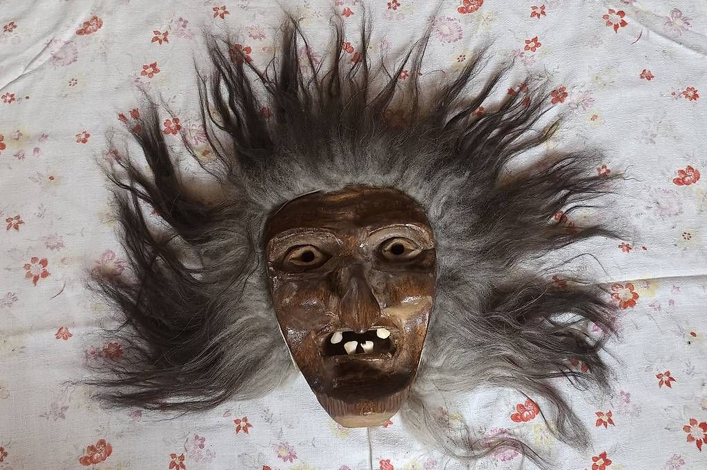 Maschere: Maske/Gesicht – Usato da Linthal venduto da StuessiLinthal