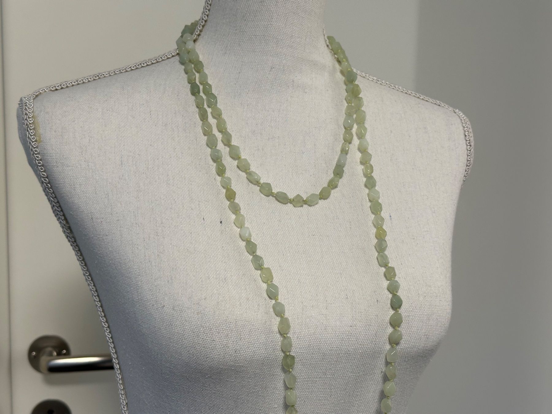 Catenine: Wunderschöne Jade Kette, hellgrün, Sommer Accessoire! – Usato da Hochwald venduto da M-M-S