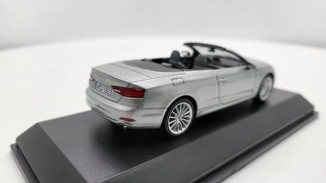 Audi Modellini d'auto: Audi A5 Cabriolet – Nuovo e nell'imballaggio originale da Flawil venduto da Imperiosud 4