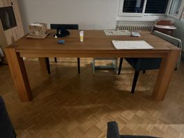 Esstisch aus Holz