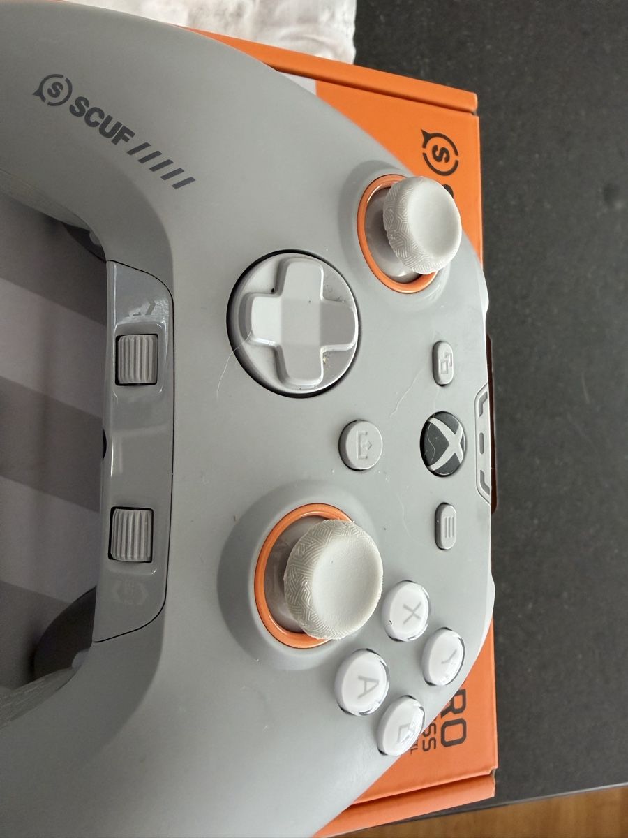 Controller: Scuf Valor Pro Wireless Controller Xbox/pc grau gebraucht – Nuovo (secondo la descrizione) da Herzogenbuchsee venduto da fab_y5n7 5