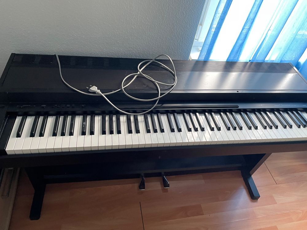 Clavinova clp 300 deals price