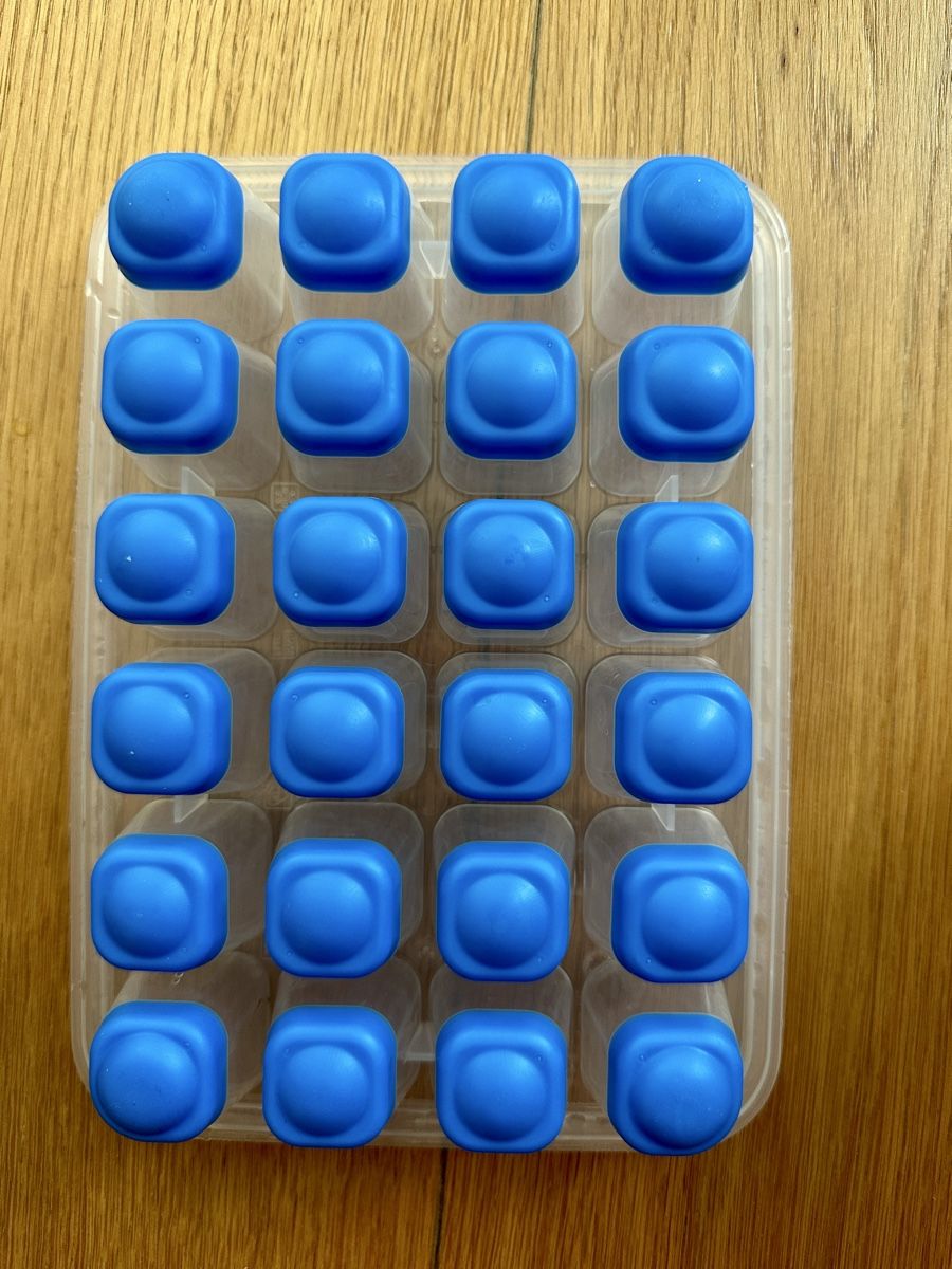 Contenitori & Simili: Used Ice Cube Tray Maker with Lid, 24 Cubes, Summer Fun! – Usato da Gattikon venduto da Sarahs_Schatzkammer 3