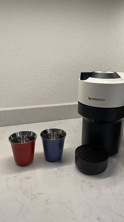 Macchine per caffè & Macchine per espresso: Nespresso Vertuo Pop inkl. Vertuo Kapseln – Usato da Blauen venduto da Cudder 1