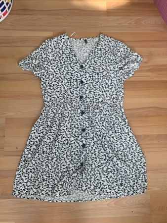 Chicoree Sommerkleid, Grösse M, Mini Kleid mit Knöpfen