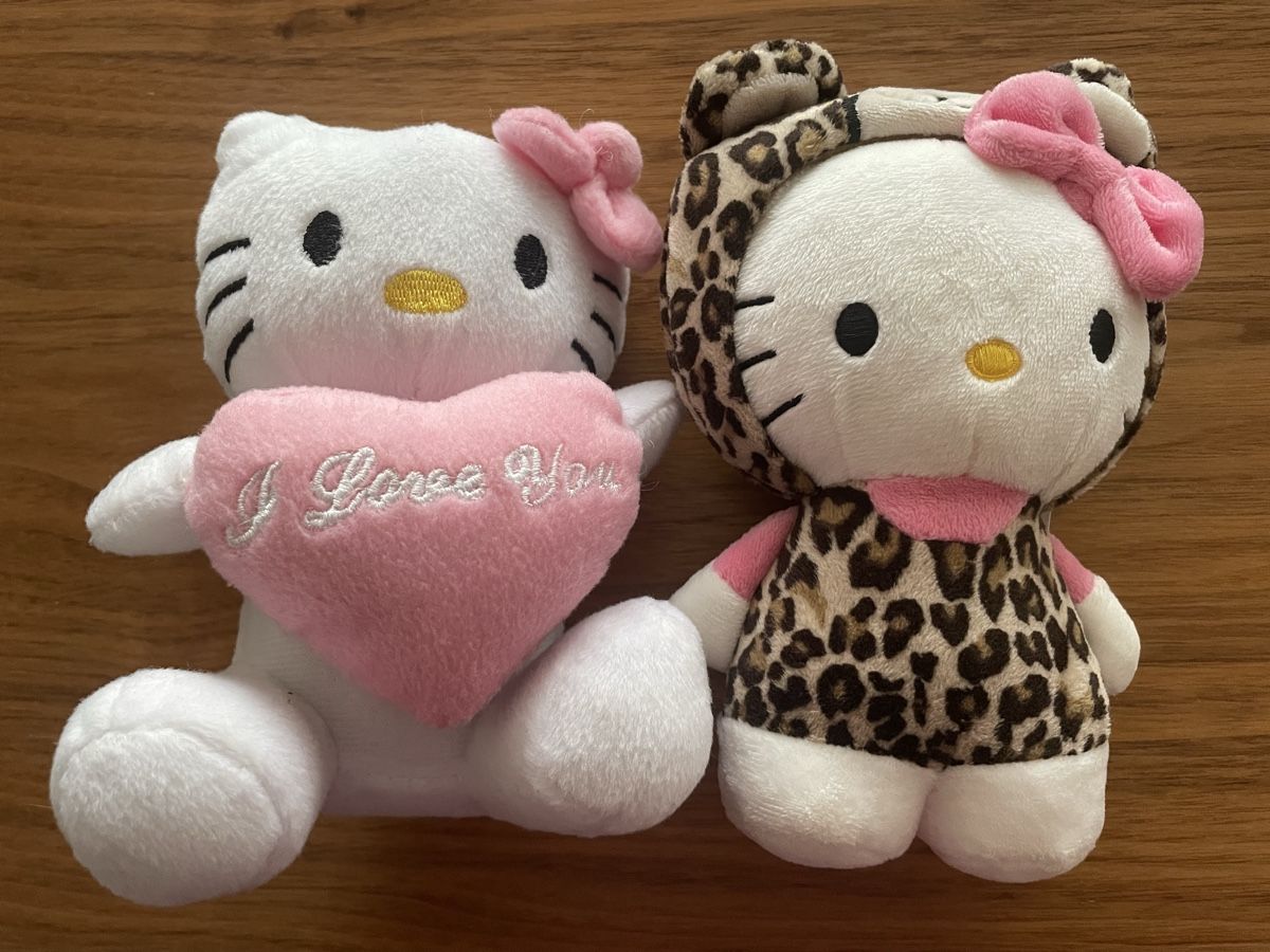 Hello Kitty Giocattoli: 💖2 süsse Hello Kitty Plüschis💖 – Usato da Röschenz venduto da Kikis-Brocki 1