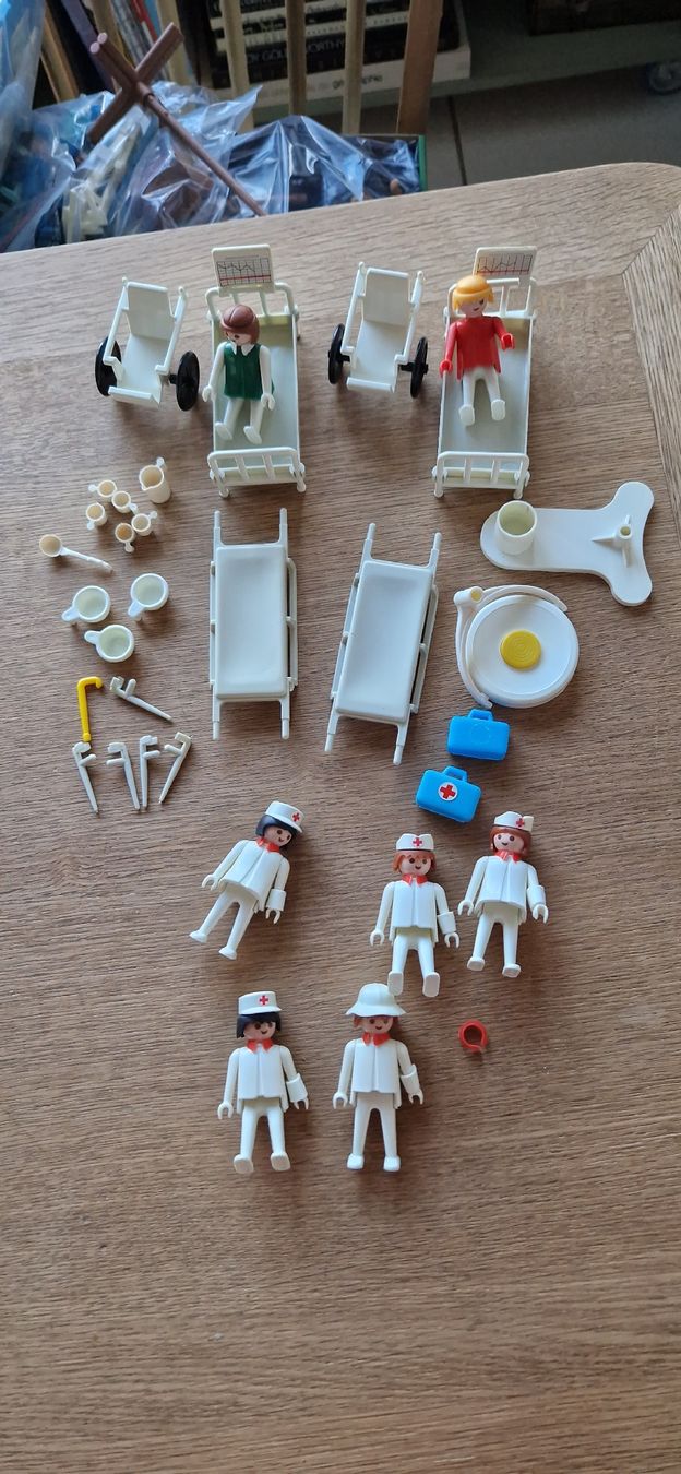 Playmobil Giocattoli: Playmobiles hôpital – Usato da Münchenbuchsee venduto da capa2014 2