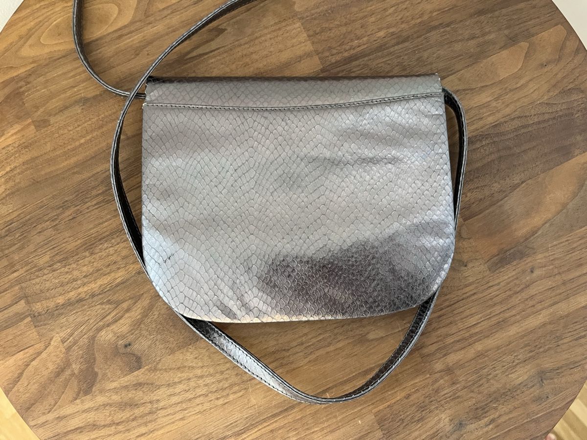 Borse da donna: Schultertasche in Silber-Optik – Usato da Zürich venduto da LemonadeZH 1
