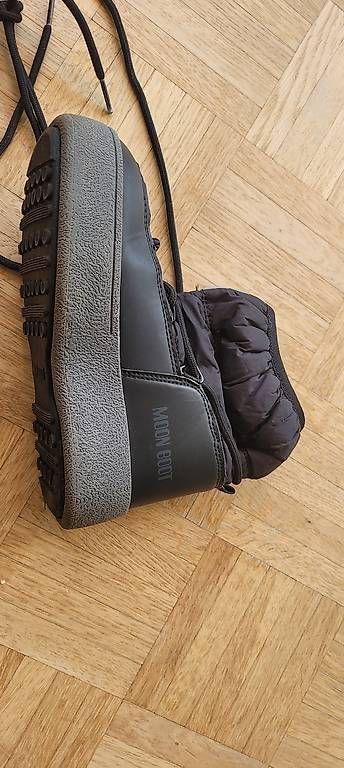 Moon Boot Scarpe per ragazzi: Bottes neige Moon Boot noir taille 31 – Usato da Vésenaz venduto da emose 4