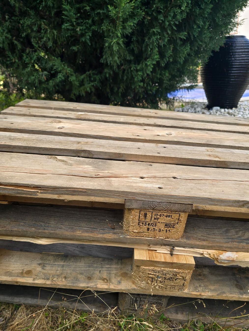 Palettes: 2 gebrauchte Holzpaletten / EPAL – D'occasion à Wiedlisbach par Philippe123 2