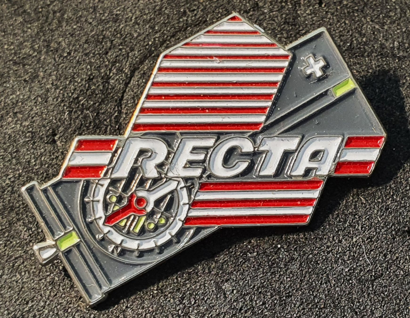 Plaketten & Abzeichen: GG352 - Pin RECTA Schweizer Kompass – Gebraucht aus Reinach BL von Boston-Verkauf